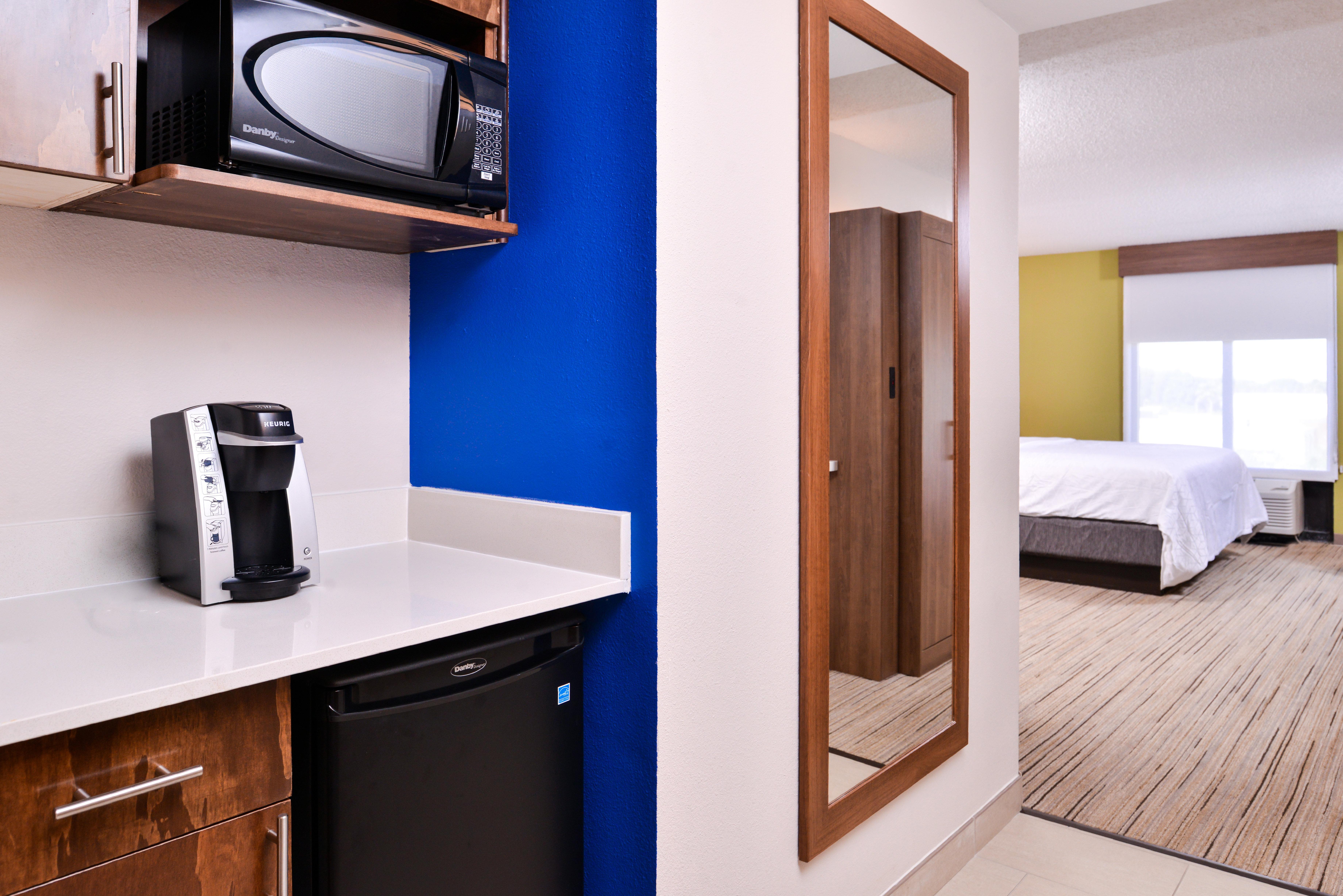 Holiday Inn Express Hotel & Suites Tampa-Anderson Road-Veterans Exp By Ihg West Chase Exterior foto