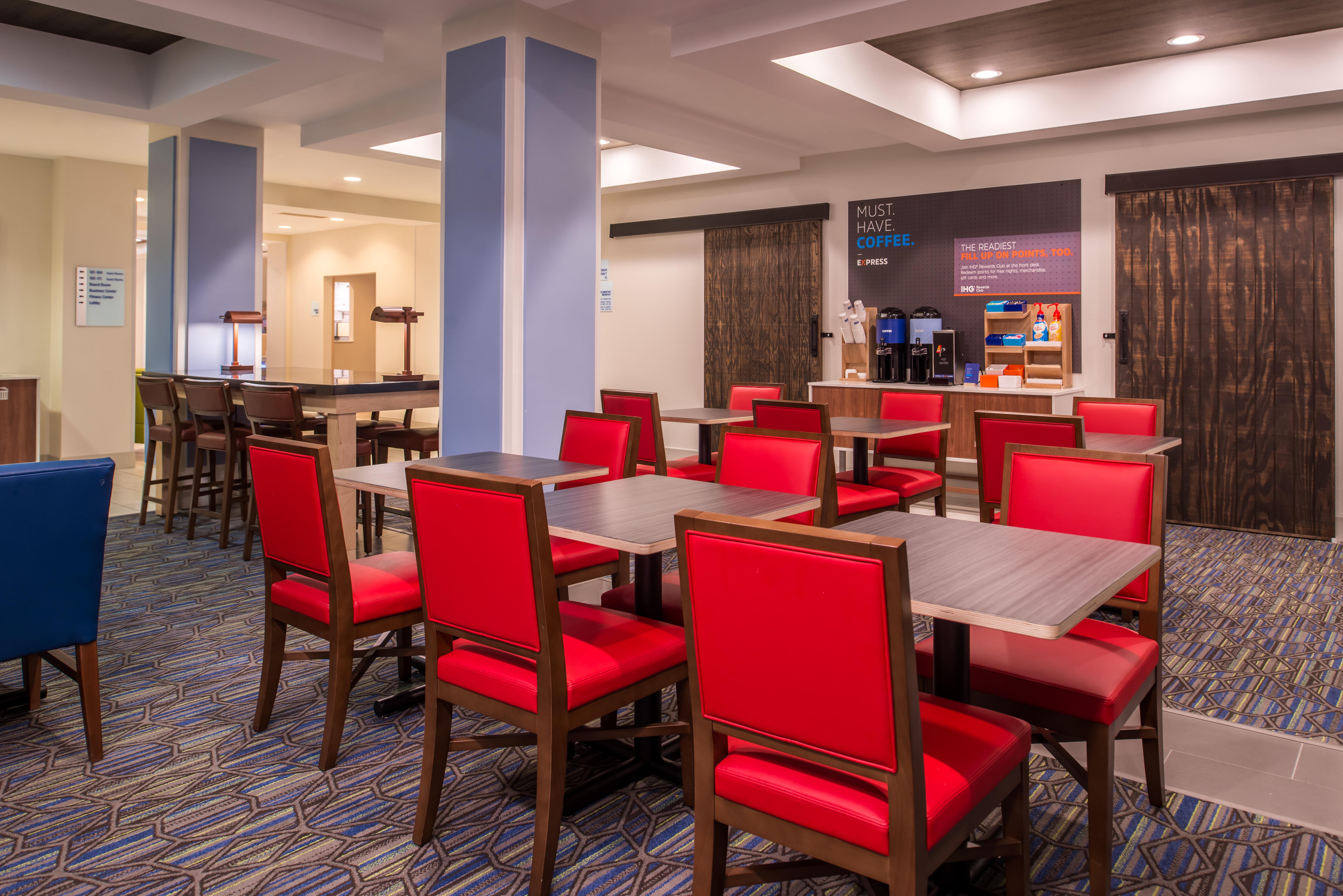 Holiday Inn Express Hotel & Suites Tampa-Anderson Road-Veterans Exp By Ihg West Chase Exterior foto