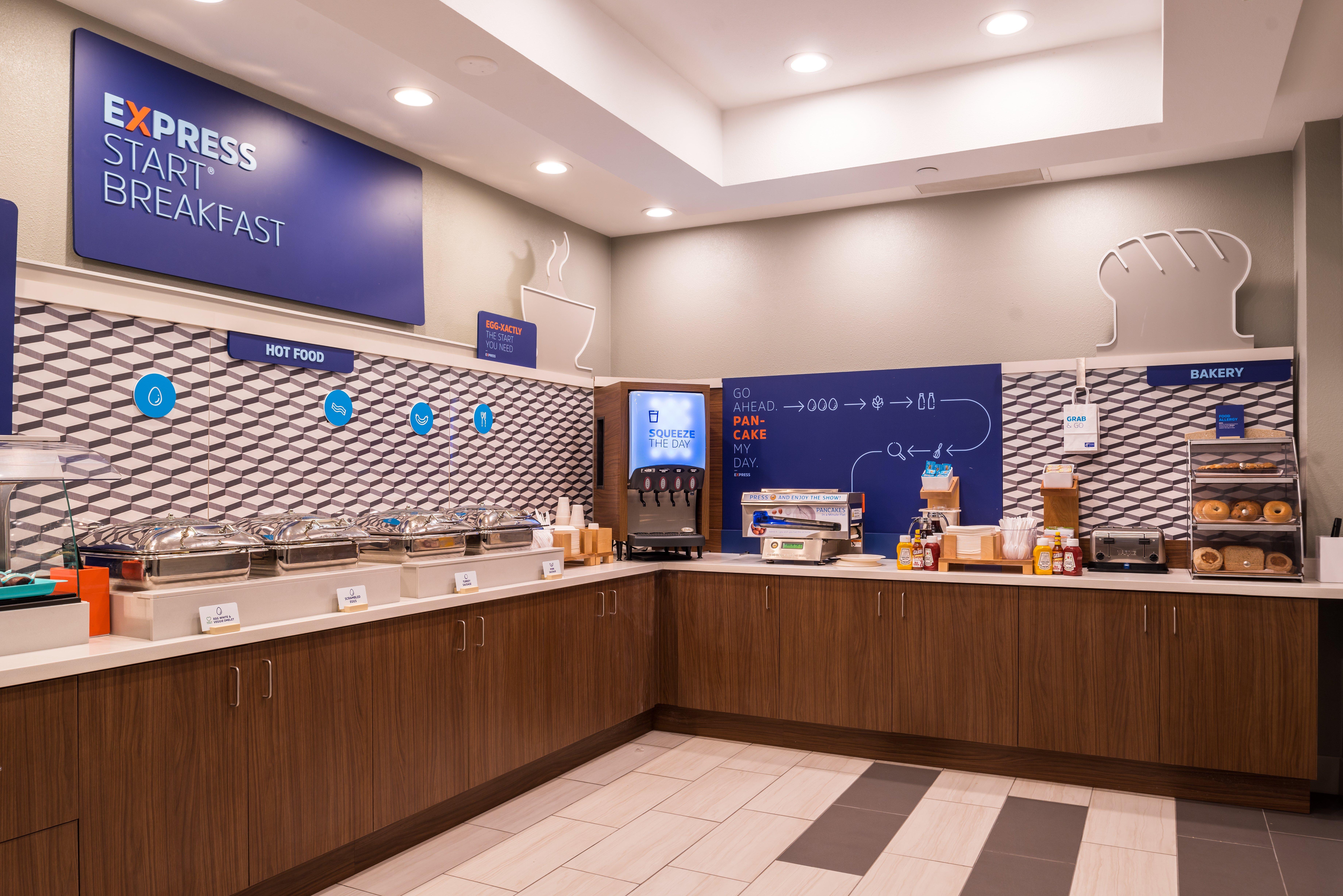 Holiday Inn Express Hotel & Suites Tampa-Anderson Road-Veterans Exp By Ihg West Chase Exterior foto