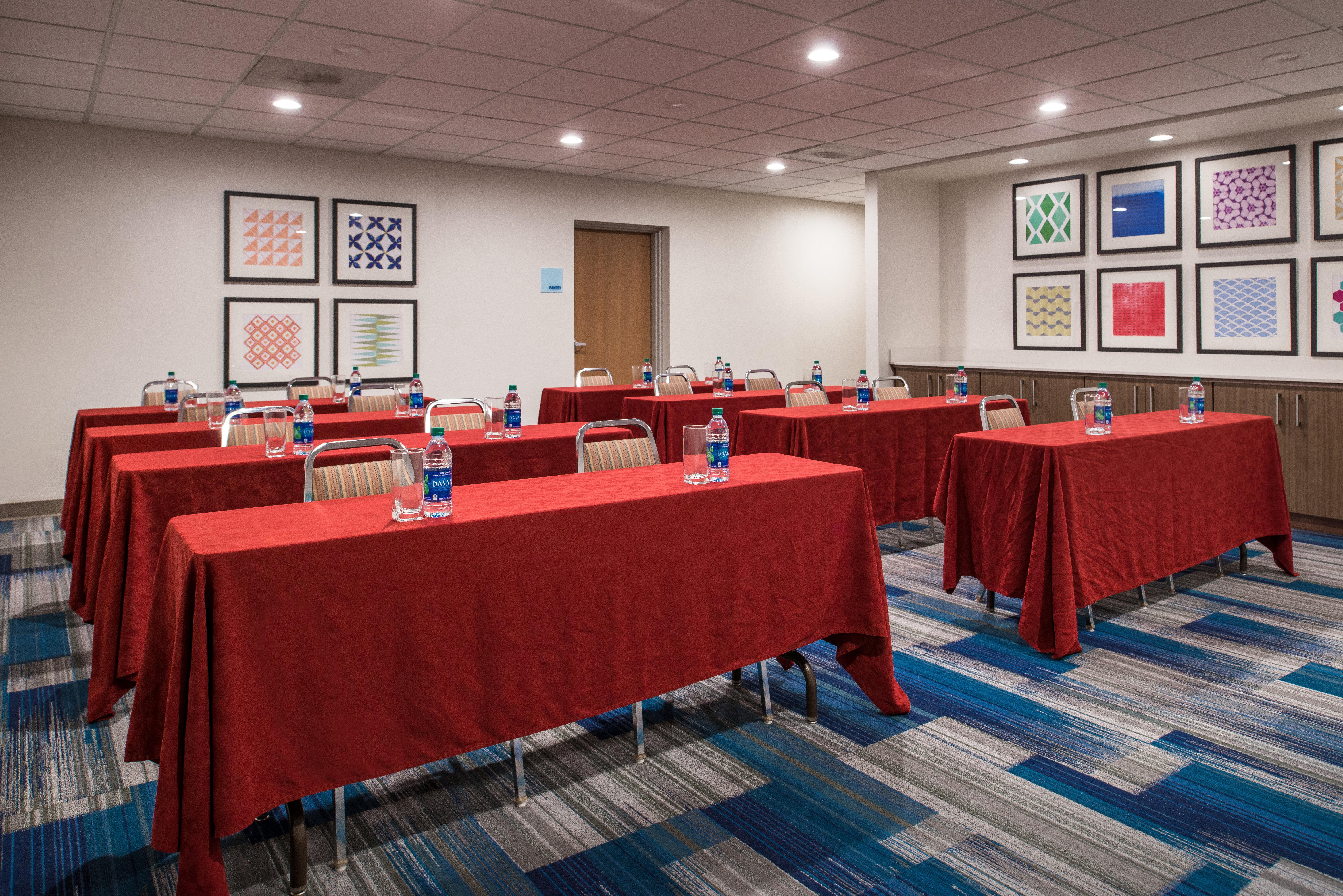 Holiday Inn Express Hotel & Suites Tampa-Anderson Road-Veterans Exp By Ihg West Chase Exterior foto