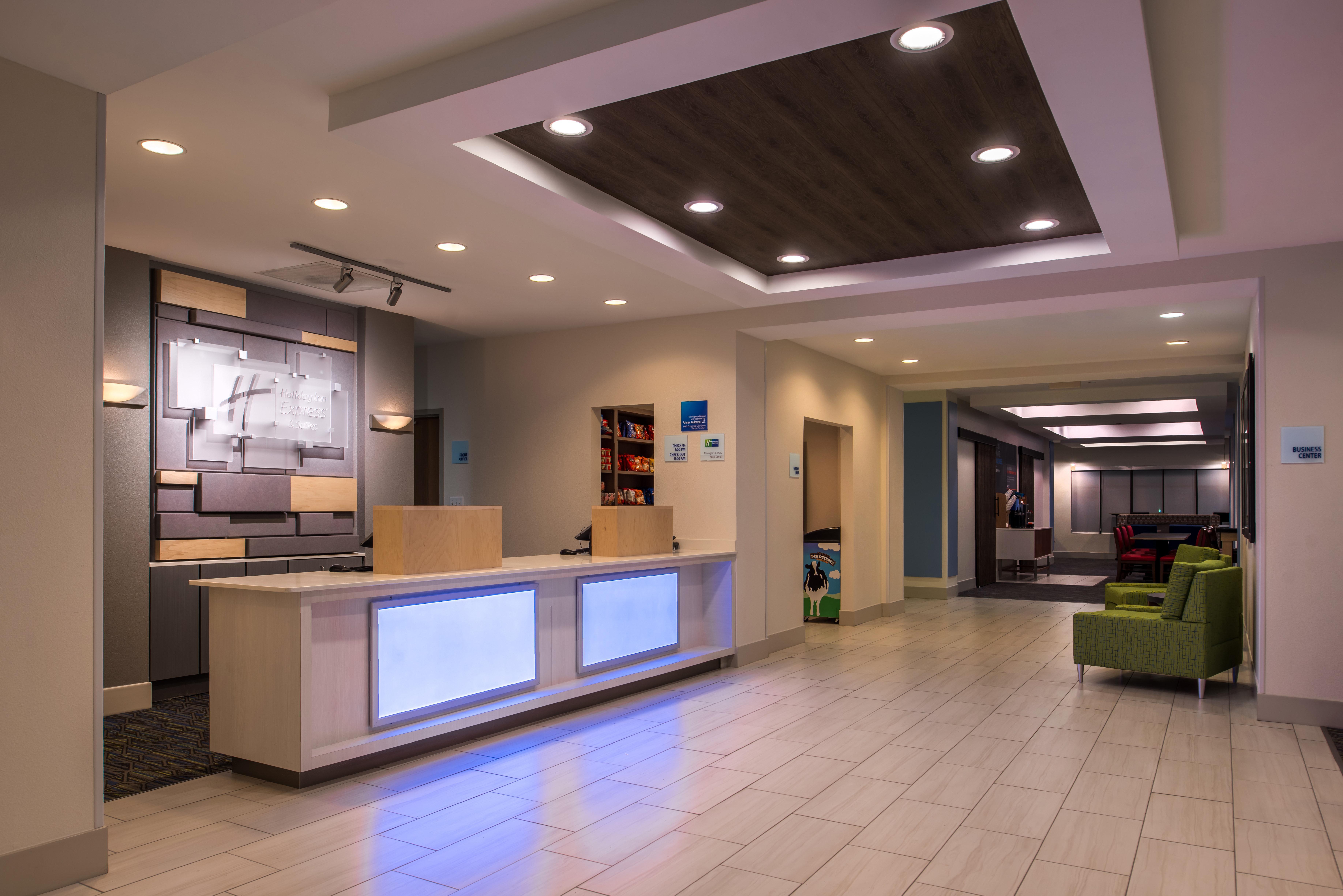 Holiday Inn Express Hotel & Suites Tampa-Anderson Road-Veterans Exp By Ihg West Chase Exterior foto