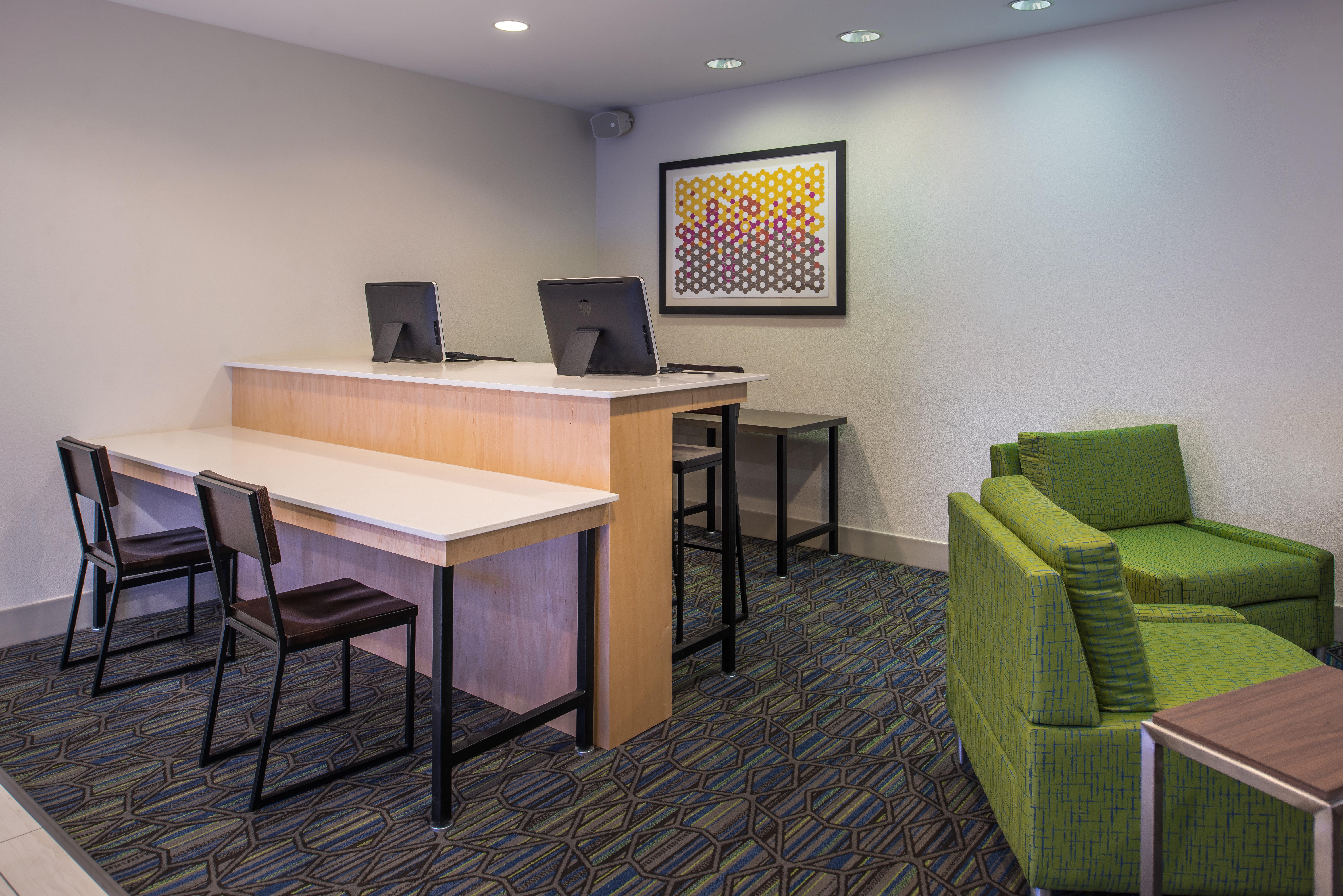 Holiday Inn Express Hotel & Suites Tampa-Anderson Road-Veterans Exp By Ihg West Chase Exterior foto