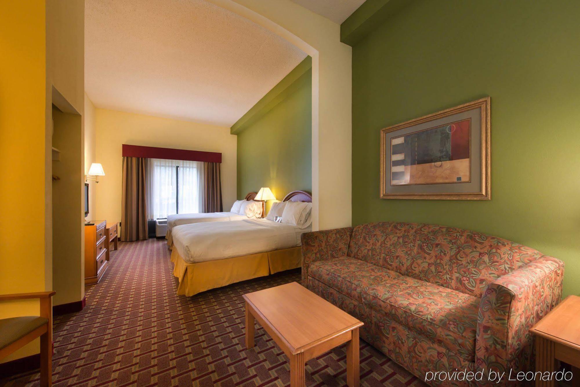 Holiday Inn Express Hotel & Suites Tampa-Anderson Road-Veterans Exp By Ihg West Chase Exterior foto