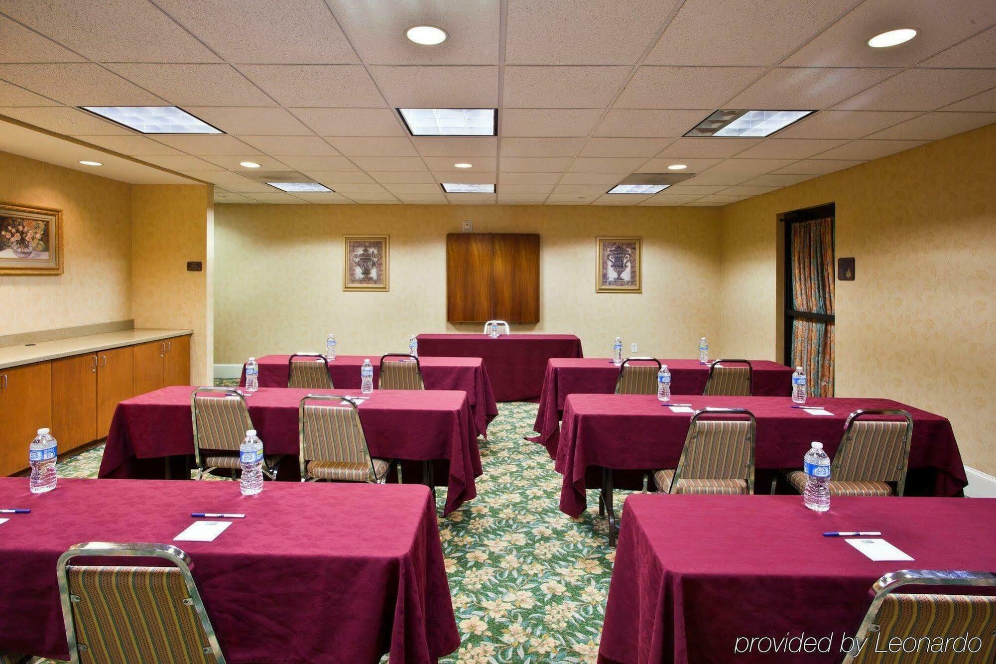 Holiday Inn Express Hotel & Suites Tampa-Anderson Road-Veterans Exp By Ihg West Chase Instalações foto
